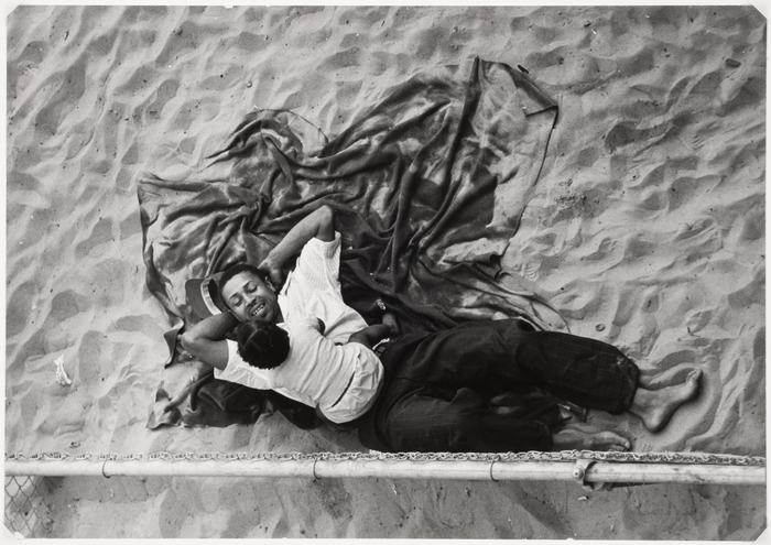 "Father and Child, Coney Island," Lou Bernstein, 1943. Copyright © Lou Bernstein Estate. Courtesy of the International Center of Photography (www.icp.org).
